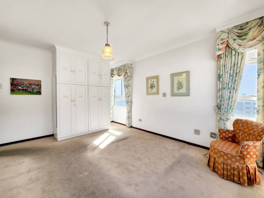 3 Bedroom Property for Sale in Sea Point Western Cape